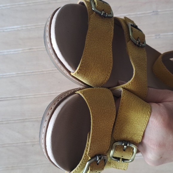 DANSKO Leather Astrid Textured Nubuck Yellow Sandals EU Size 39 - US Size 8.5 - Picture 6 of 13